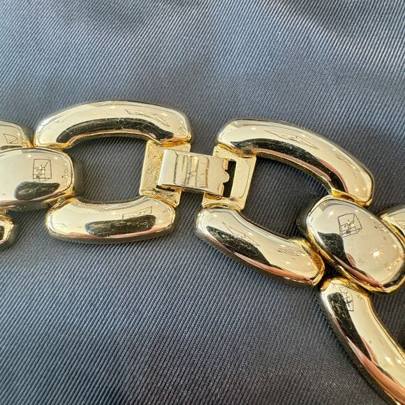 Gold Tone Chunky Oversized Chain Link Fashion Necklace - Picture 3 of 6
